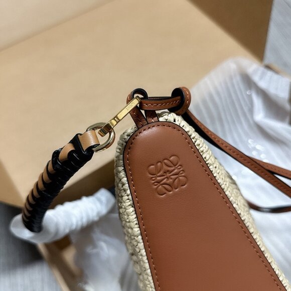 Loewe Mini Hammock Hobo in raffia and calfskin - Picture 5 of 9